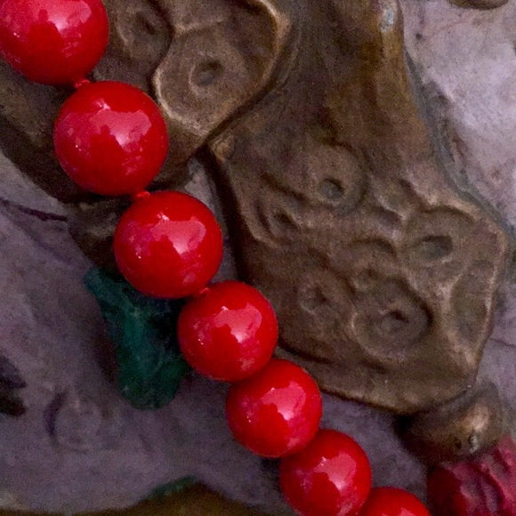 Gorgeous red glass bead necklace with gold clasp classic Valentines, glamour - Picture 3 of 6